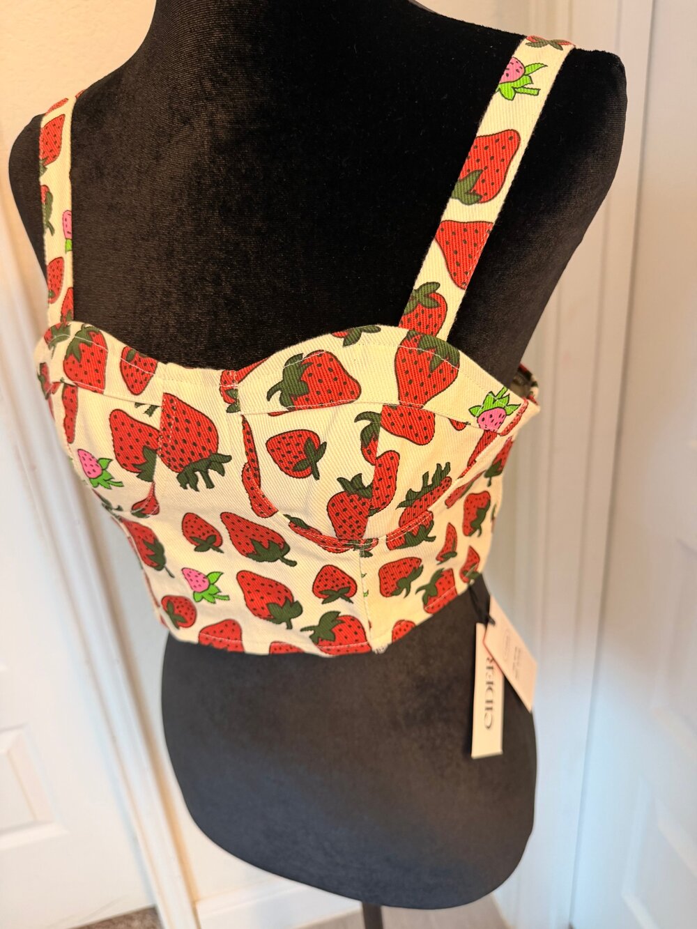 Cider Women's Beige & Red Strawberry Print Crop Top Medium Cotton